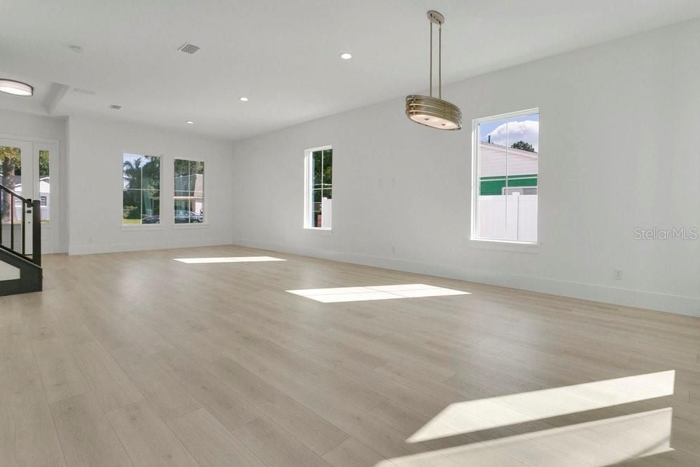 For Sale: $1,085,000 (5 beds, 3 baths, 3107 Square Feet)