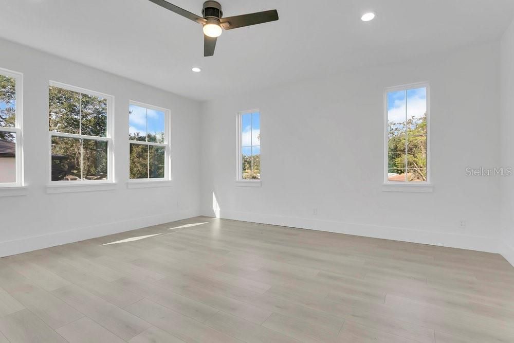 For Sale: $1,085,000 (5 beds, 3 baths, 3107 Square Feet)