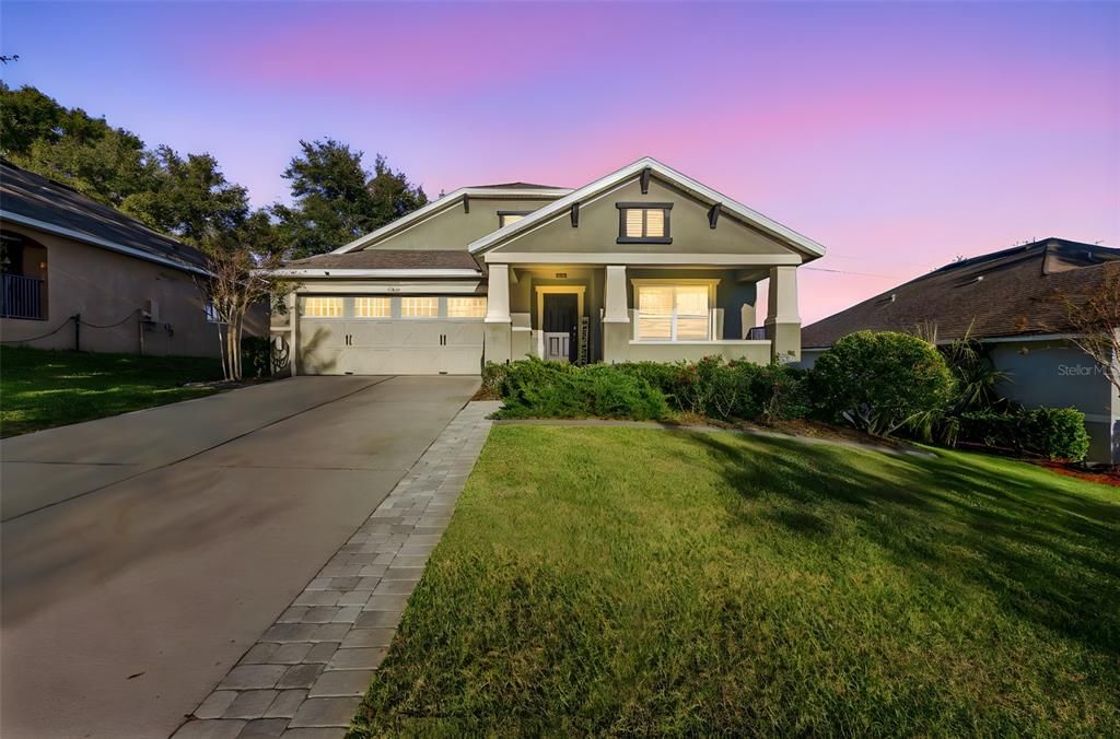 En Venta: $435,000 (4 camas, 2 baños, 1955 Pies cuadrados)