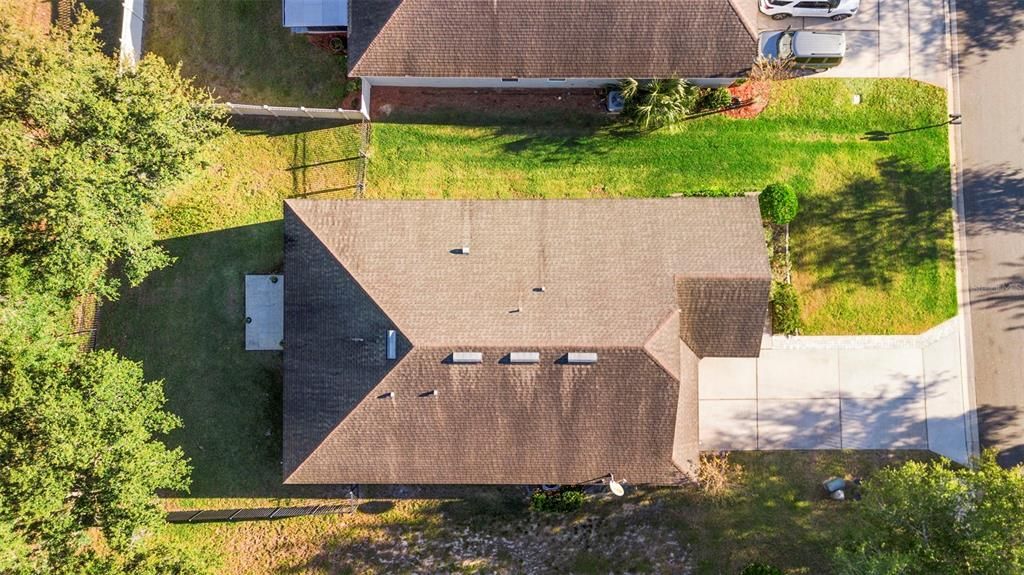 En Venta: $435,000 (4 camas, 2 baños, 1955 Pies cuadrados)