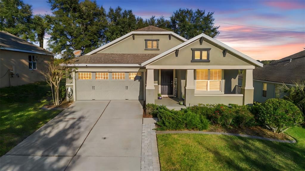 En Venta: $435,000 (4 camas, 2 baños, 1955 Pies cuadrados)