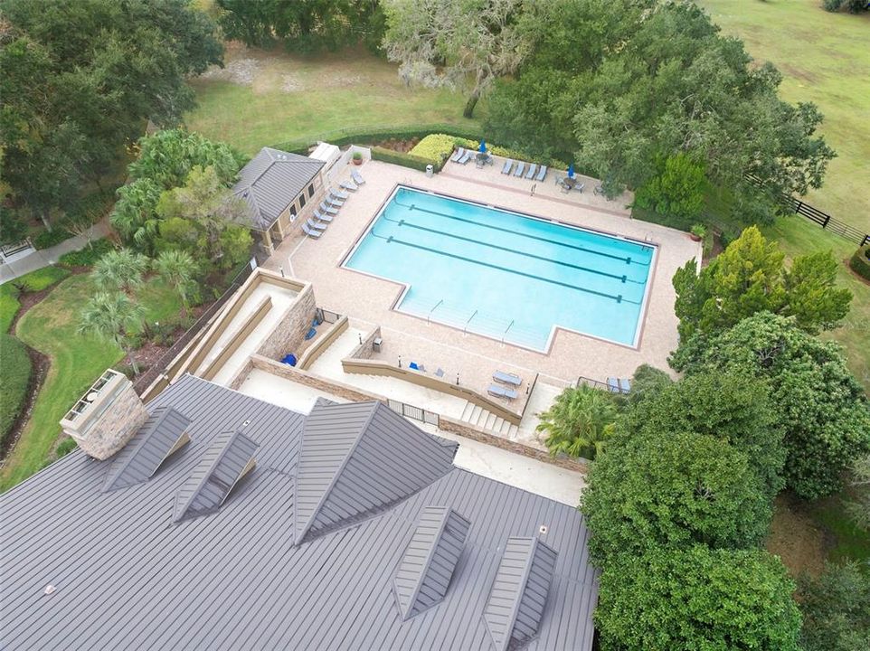 En Venta: $435,000 (4 camas, 2 baños, 1955 Pies cuadrados)