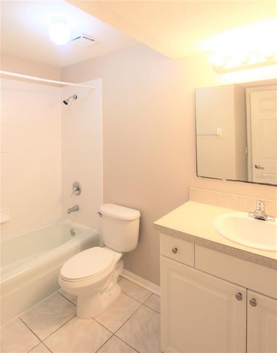 出租: $1,400 (1 贝兹, 1 浴室, 618 平方英尺)