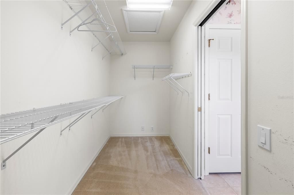 待售: $550,000 (4 贝兹, 3 浴室, 2179 平方英尺)