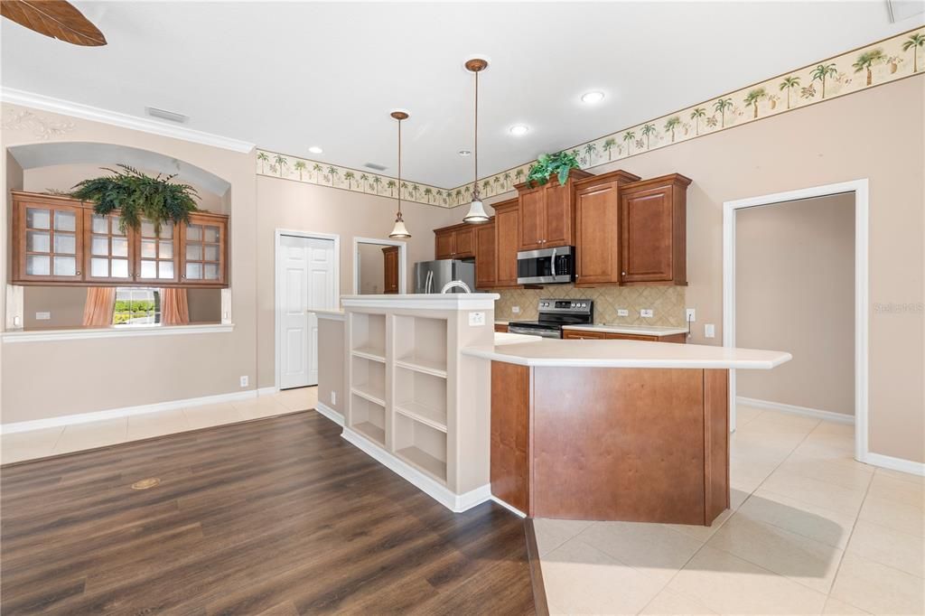 待售: $550,000 (4 贝兹, 3 浴室, 2179 平方英尺)