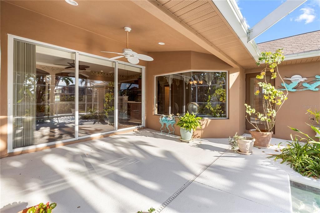 待售: $550,000 (4 贝兹, 3 浴室, 2179 平方英尺)