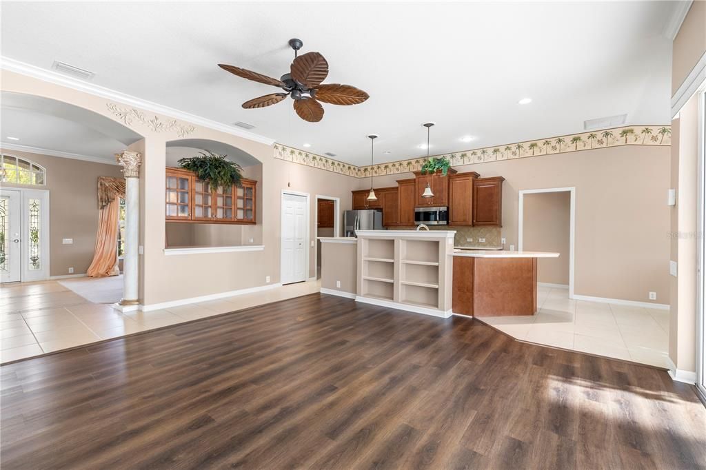 待售: $550,000 (4 贝兹, 3 浴室, 2179 平方英尺)