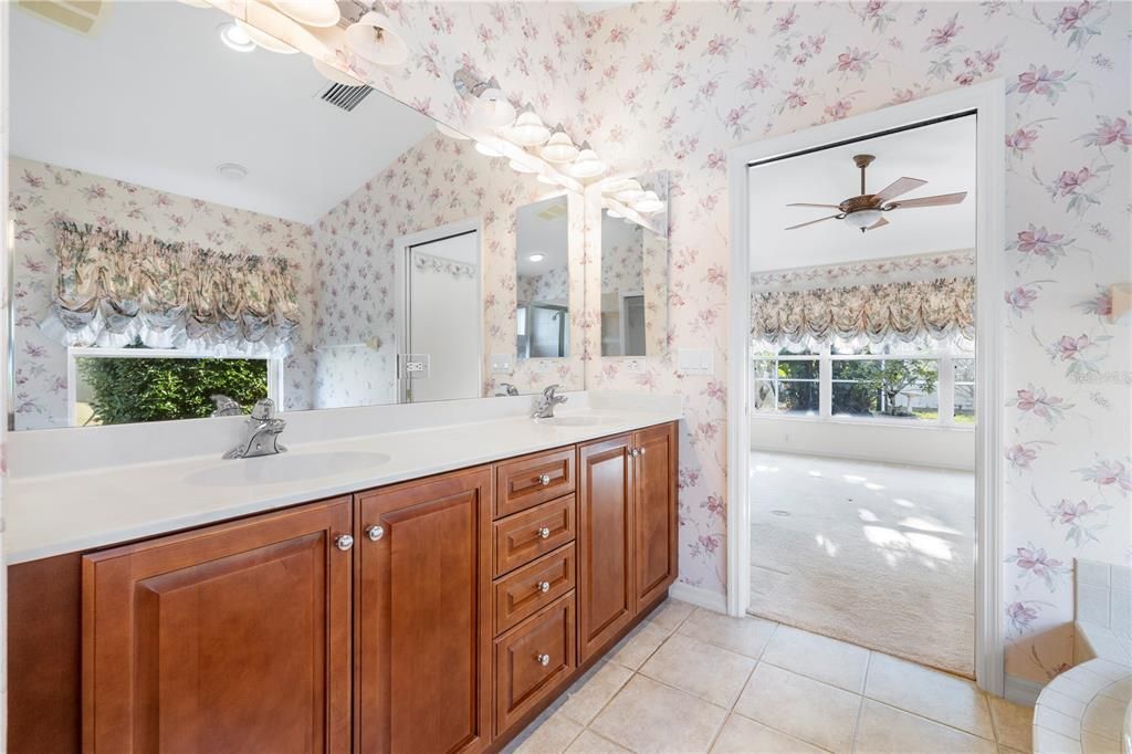 待售: $550,000 (4 贝兹, 3 浴室, 2179 平方英尺)