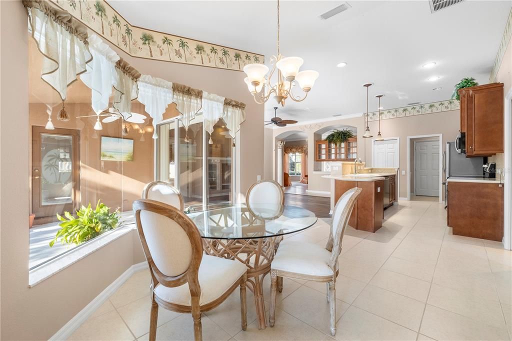 待售: $550,000 (4 贝兹, 3 浴室, 2179 平方英尺)