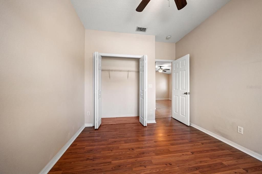 待售: $375,000 (4 贝兹, 2 浴室, 1616 平方英尺)