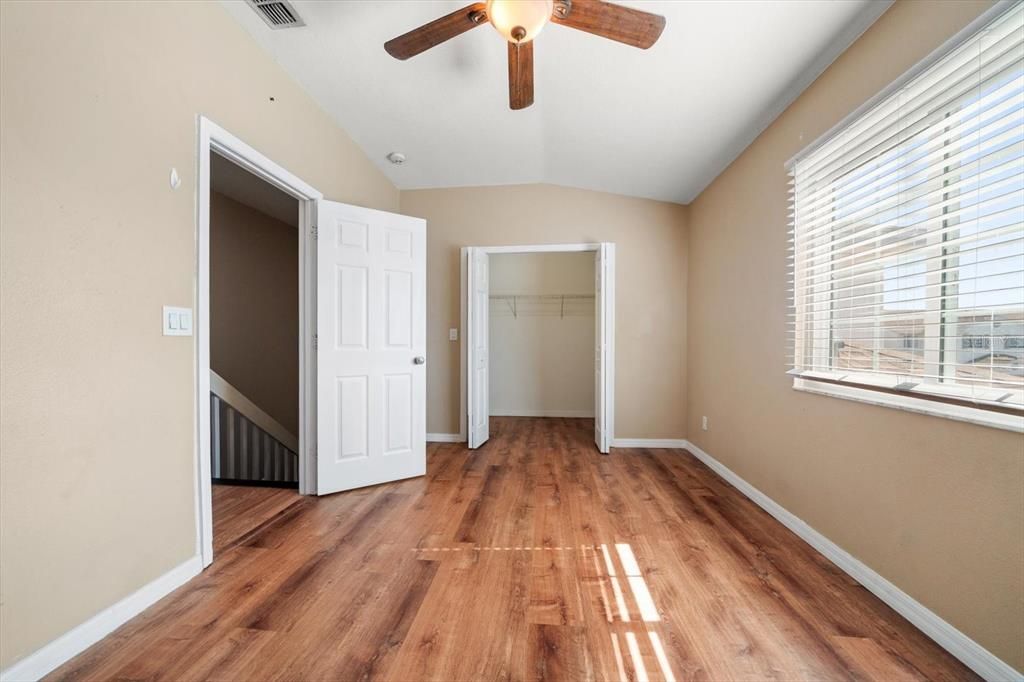 待售: $375,000 (4 贝兹, 2 浴室, 1616 平方英尺)