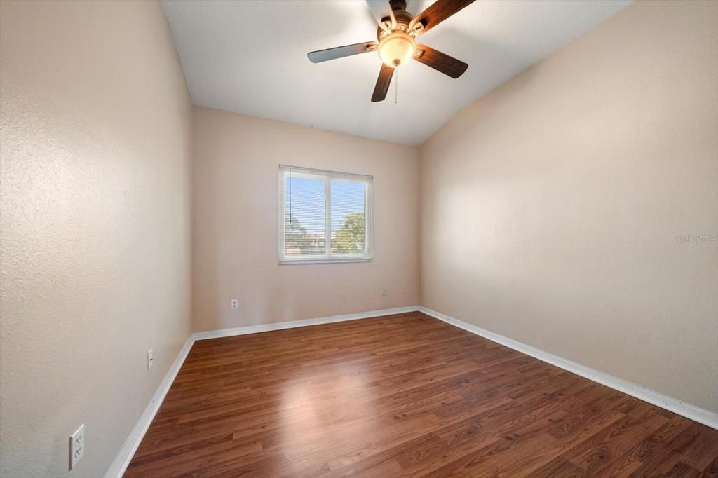 待售: $375,000 (4 贝兹, 2 浴室, 1616 平方英尺)