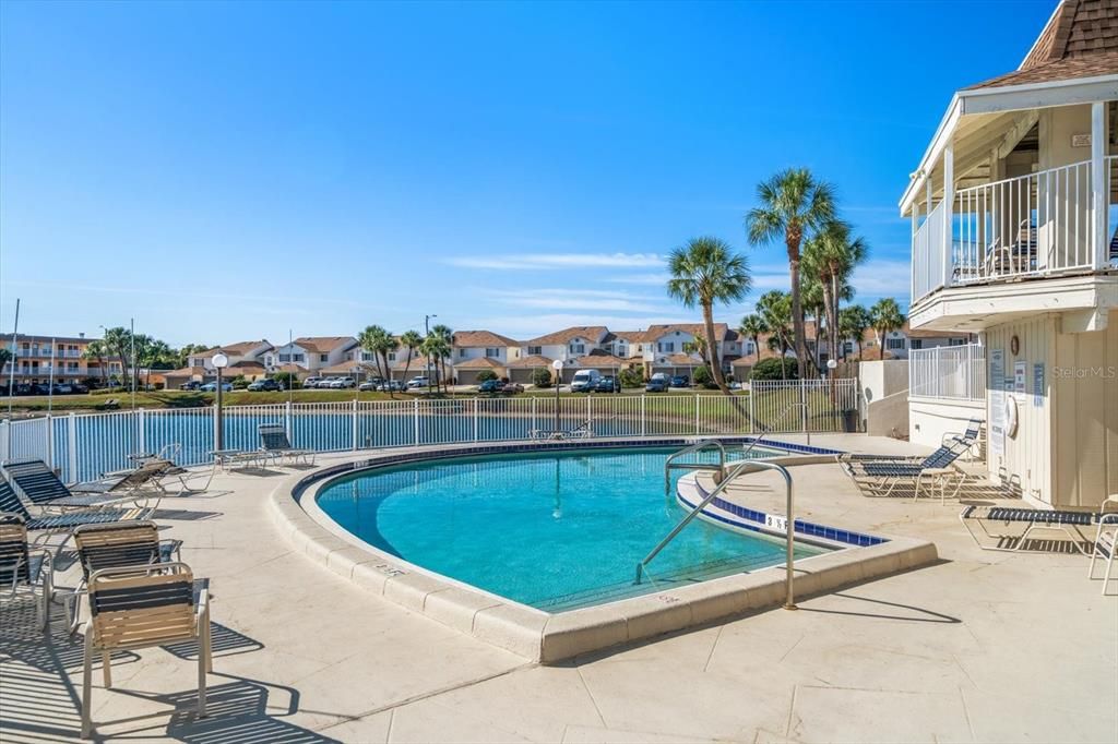 待售: $375,000 (4 贝兹, 2 浴室, 1616 平方英尺)