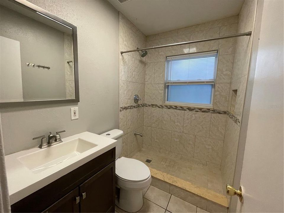 For Rent: $2,350 (3 beds, 1 baths, 1241 Square Feet)