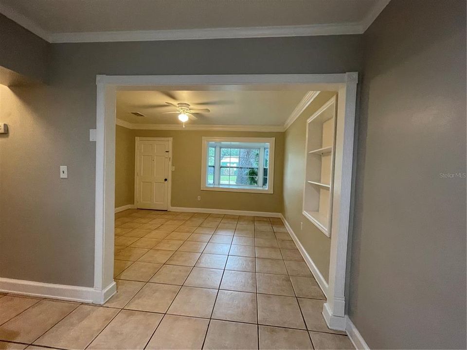 For Rent: $2,350 (3 beds, 1 baths, 1241 Square Feet)