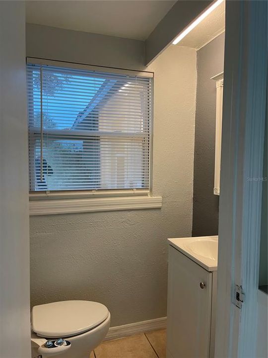 For Rent: $2,350 (3 beds, 1 baths, 1241 Square Feet)