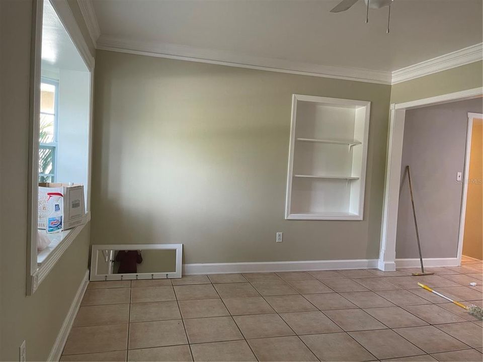 For Rent: $2,350 (3 beds, 1 baths, 1241 Square Feet)