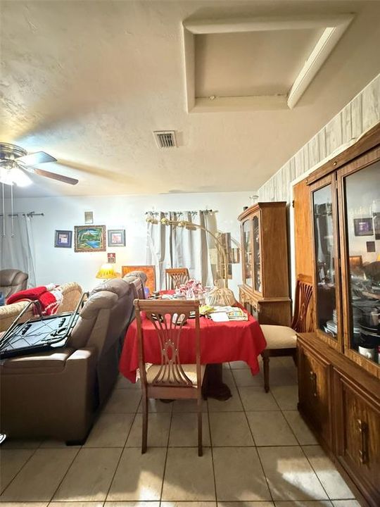 For Sale: $249,900 (4 beds, 2 baths, 1422 Square Feet)