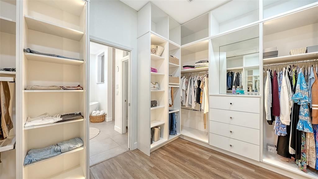 For Sale: $1,090,000 (4 beds, 3 baths, 3122 Square Feet)