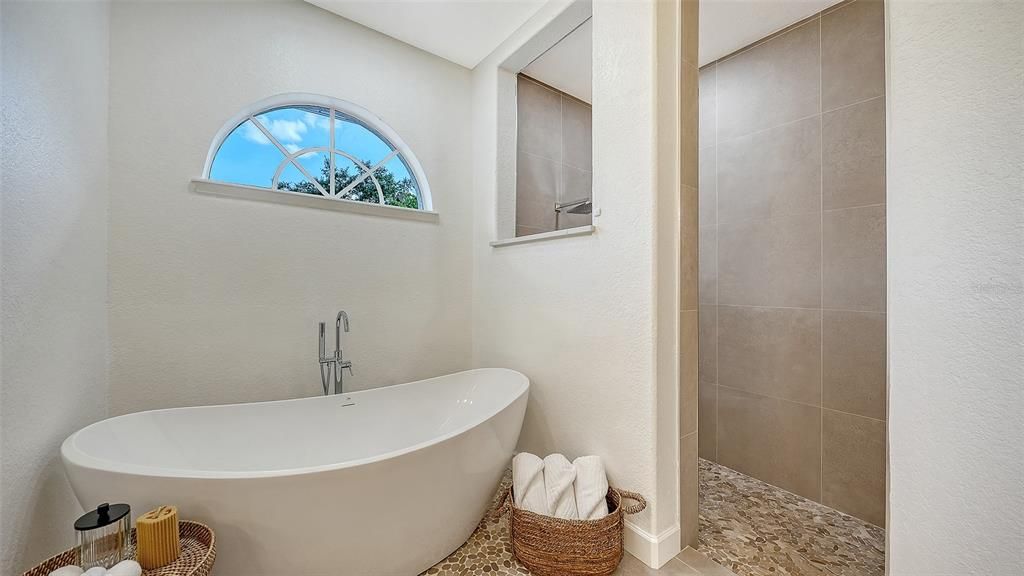 For Sale: $1,090,000 (4 beds, 3 baths, 3122 Square Feet)