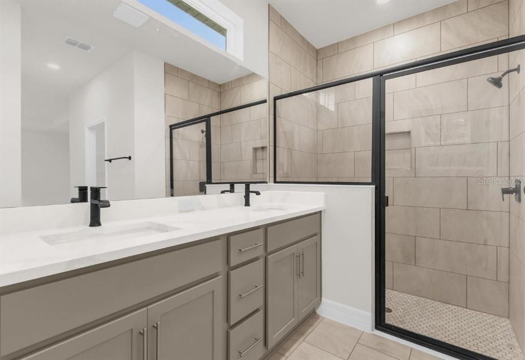 For Sale: $324,900 (4 beds, 3 baths, 1990 Square Feet)