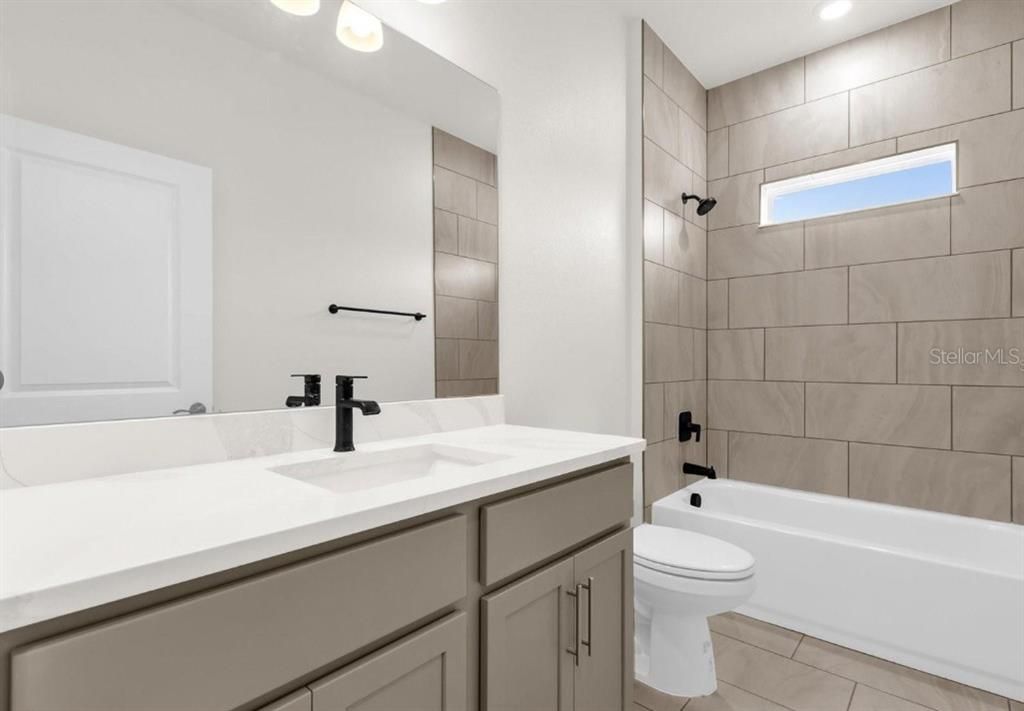 For Sale: $324,900 (4 beds, 3 baths, 1990 Square Feet)