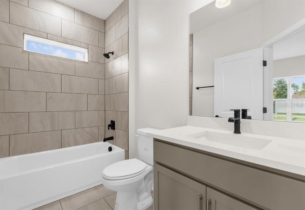 For Sale: $324,900 (4 beds, 3 baths, 1990 Square Feet)