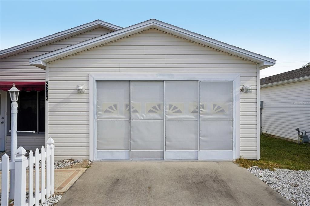 For Sale: $309,000 (2 beds, 2 baths, 1121 Square Feet)