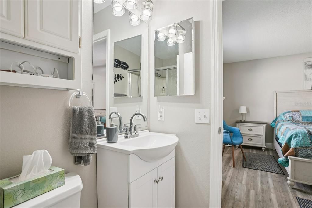 For Sale: $309,000 (2 beds, 2 baths, 1121 Square Feet)