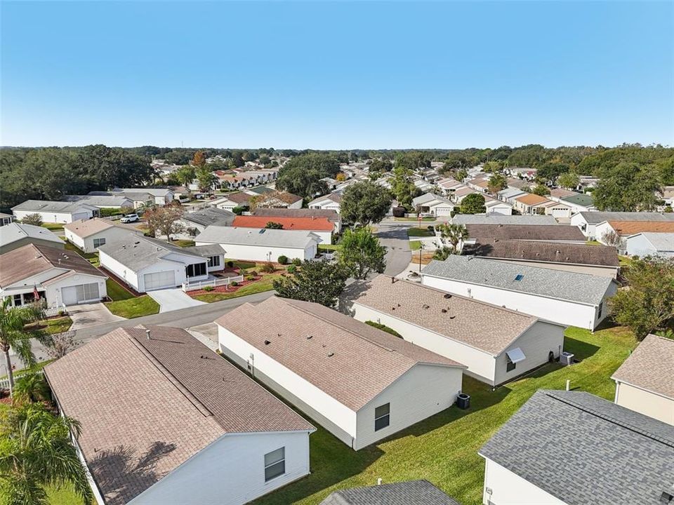 For Sale: $309,000 (2 beds, 2 baths, 1121 Square Feet)