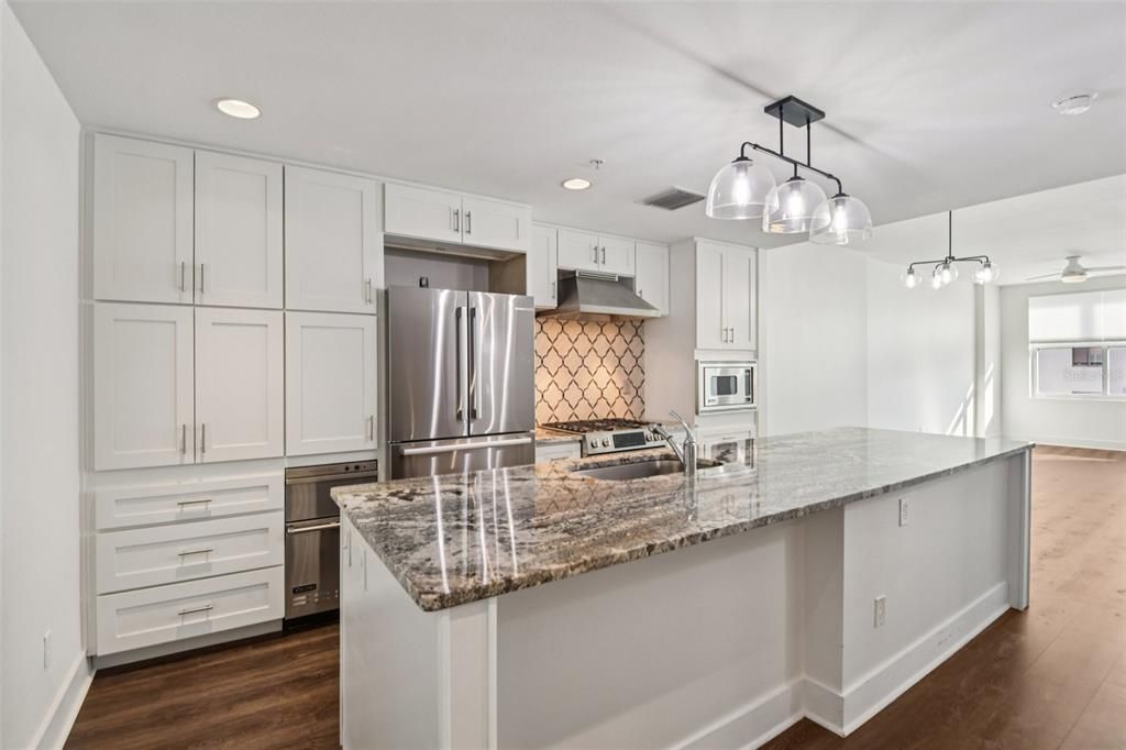 В аренду: $2,800 (2 спален, 1 ванн, 1050 Квадратных фут)