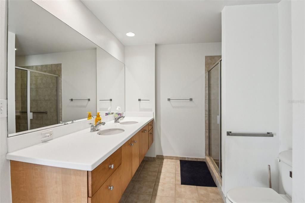 В аренду: $2,800 (2 спален, 1 ванн, 1050 Квадратных фут)