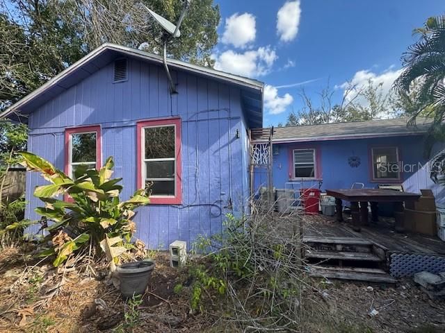 For Sale: $127,500 (2 beds, 1 baths, 936 Square Feet)