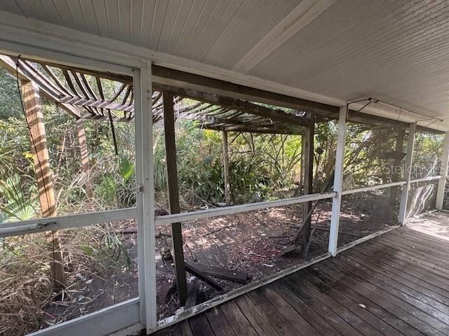 For Sale: $127,500 (2 beds, 1 baths, 936 Square Feet)