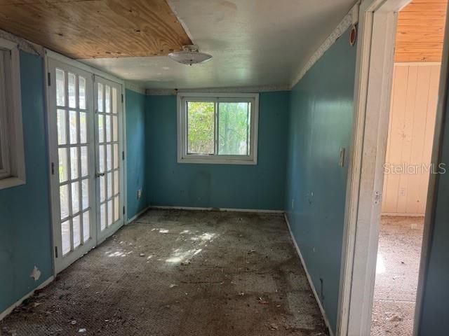 For Sale: $127,500 (2 beds, 1 baths, 936 Square Feet)
