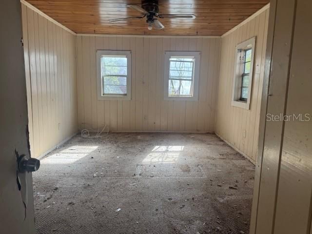 For Sale: $127,500 (2 beds, 1 baths, 936 Square Feet)