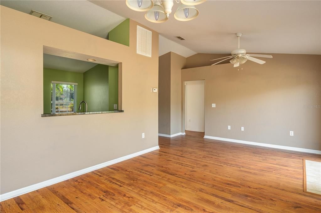 For Sale: $265,000 (3 beds, 2 baths, 1230 Square Feet)
