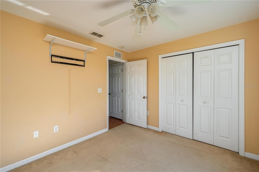 For Sale: $265,000 (3 beds, 2 baths, 1230 Square Feet)