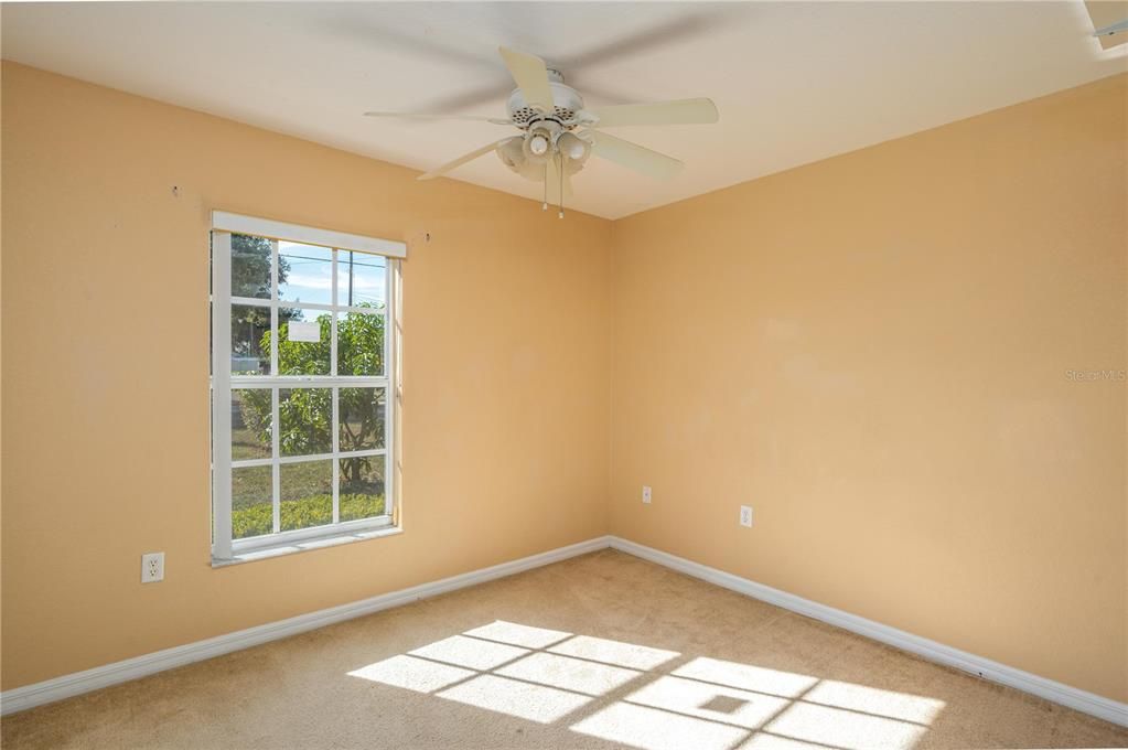 For Sale: $265,000 (3 beds, 2 baths, 1230 Square Feet)
