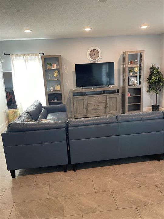 En Venta: $339,900 (5 camas, 3 baños, 2655 Pies cuadrados)