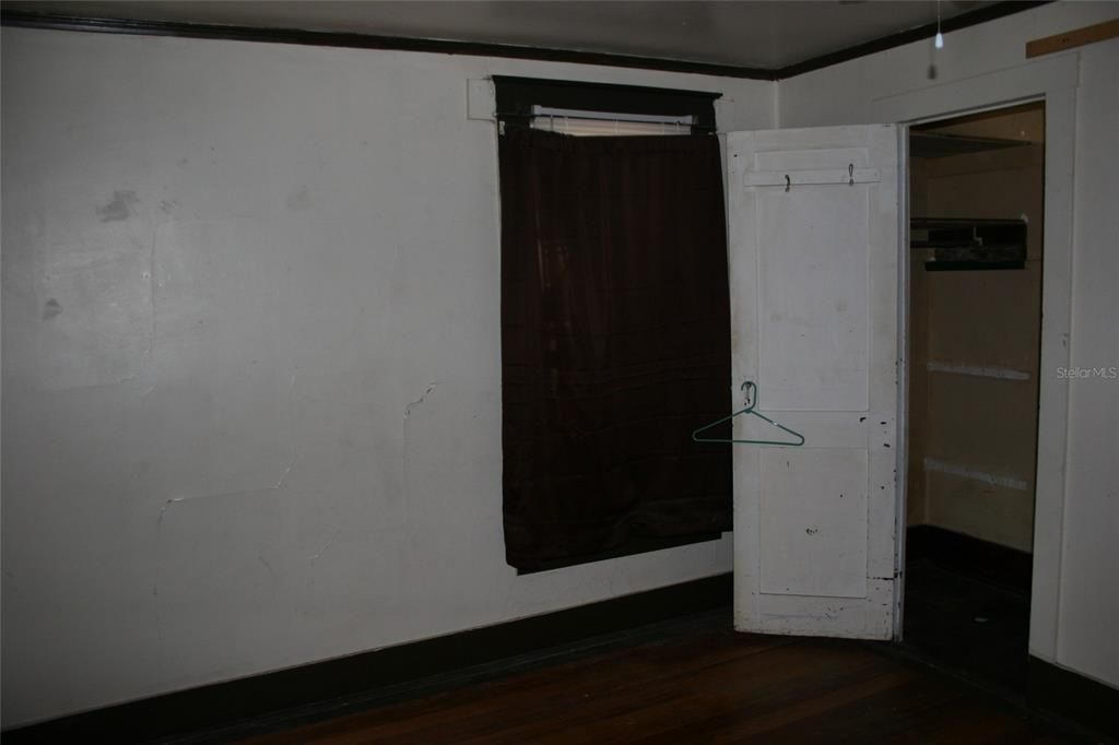 待售: $239,000 (1 贝兹, 1 浴室, 843 平方英尺)