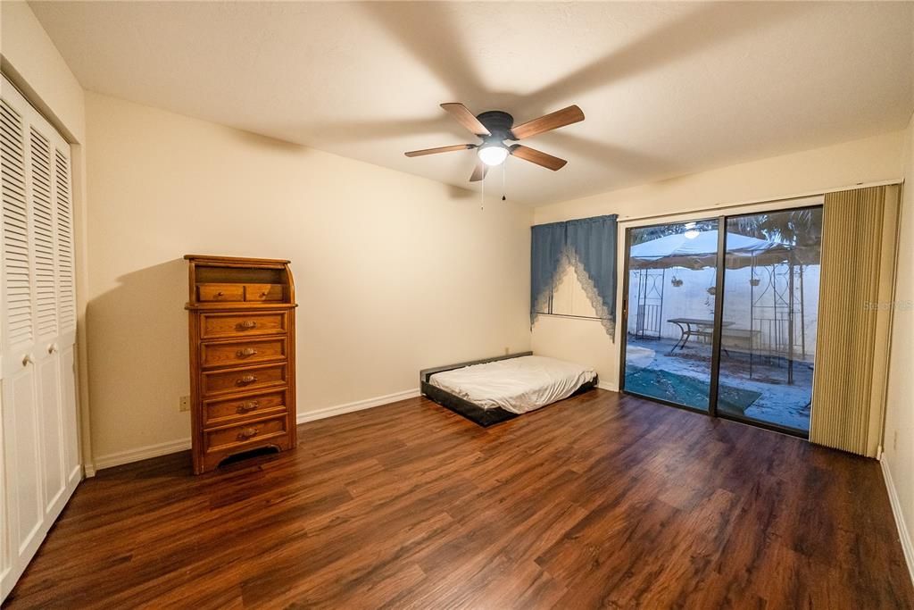 En Venta: $230,000 (2 camas, 2 baños, 1360 Pies cuadrados)