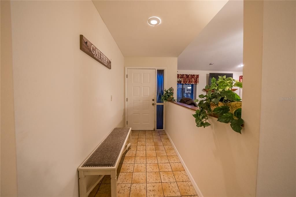 En Venta: $230,000 (2 camas, 2 baños, 1360 Pies cuadrados)