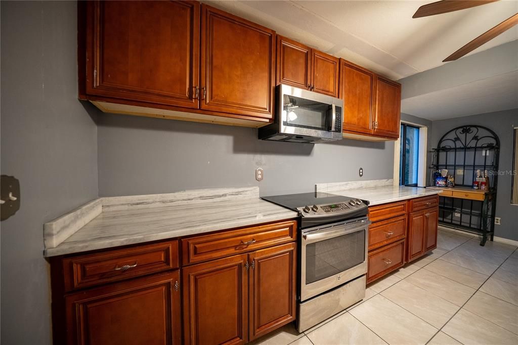 En Venta: $230,000 (2 camas, 2 baños, 1360 Pies cuadrados)