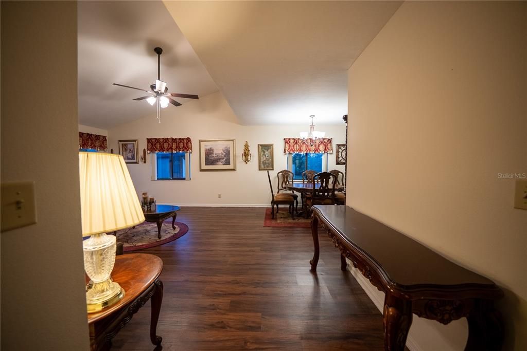 En Venta: $230,000 (2 camas, 2 baños, 1360 Pies cuadrados)