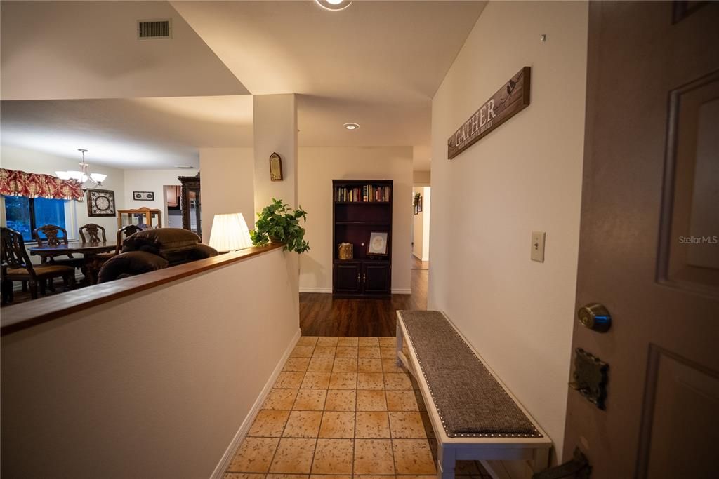 En Venta: $230,000 (2 camas, 2 baños, 1360 Pies cuadrados)