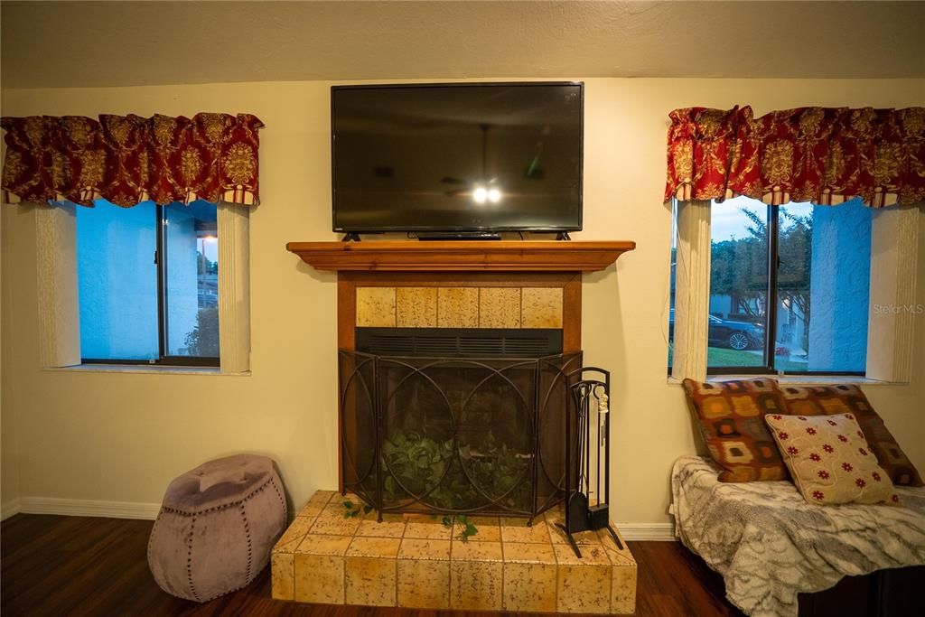 En Venta: $230,000 (2 camas, 2 baños, 1360 Pies cuadrados)