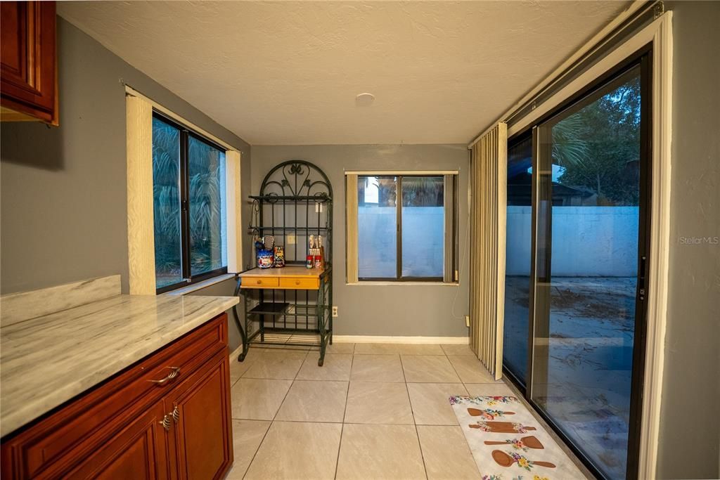 En Venta: $230,000 (2 camas, 2 baños, 1360 Pies cuadrados)