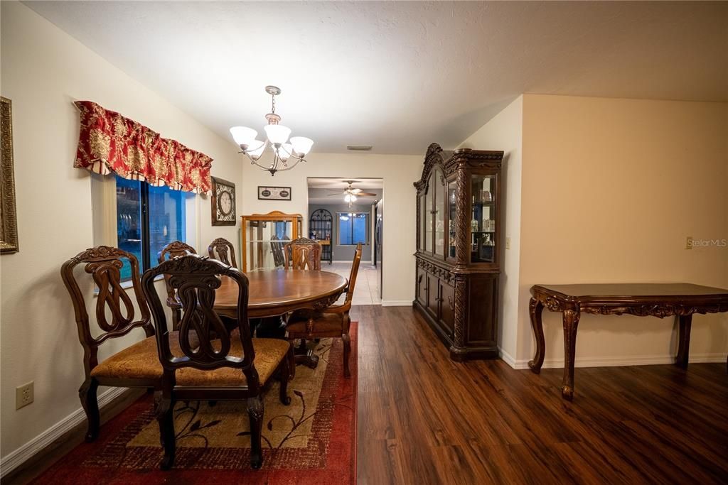 En Venta: $230,000 (2 camas, 2 baños, 1360 Pies cuadrados)