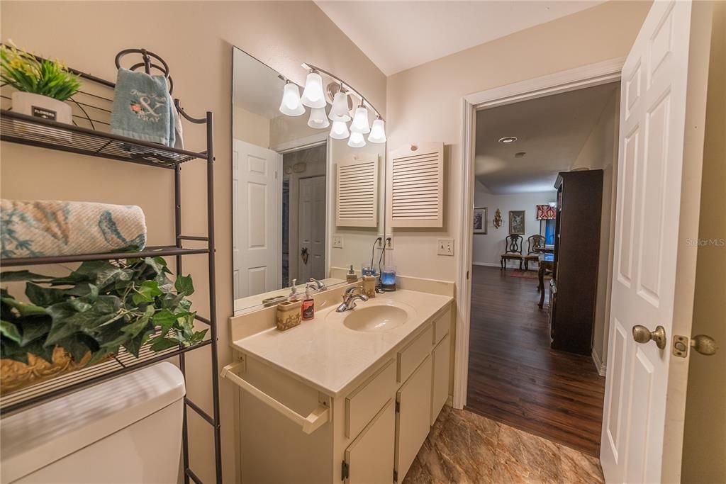 En Venta: $230,000 (2 camas, 2 baños, 1360 Pies cuadrados)